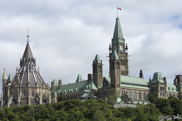 ArcticQ_20080825_140706_370_2X.jpg - The parliament buildings in Ottawa, Canada seen from the river.