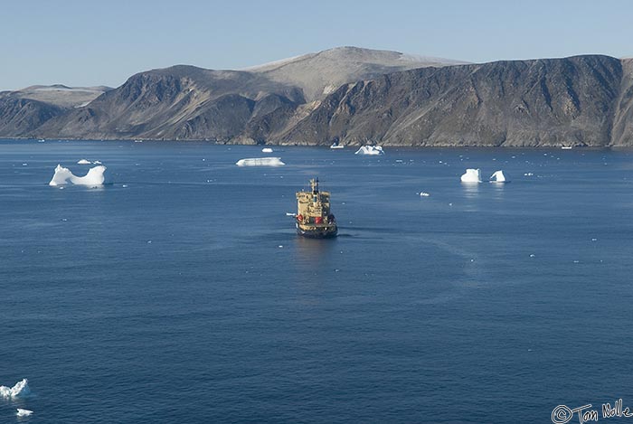 ArcticQ_20080829_160012_944_20.jpg - Our helicopter approaches the ship and lines up for landing.  Cape York, Nunavut, Canada.