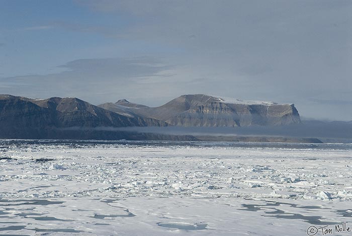 ArcticQ_20080902_140744_670_20.jpg - As we move into the northern end of Baffin Bay between Greenland and Ellesmere Island we are also sliding west toward the Canadian side.